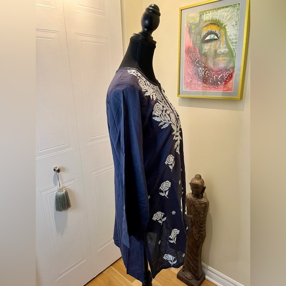 NWOT/Anavya Collection blue kurti rose pattern/white embroidery/notch collar💙🤍 - Picture 5 of 9